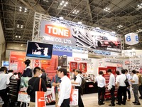 【オートサービスショー2015】グッドデザイン賞の次世代工具シリーズを並べたTONE 画像