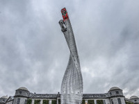 【グッドウッド15】マツダの巨大モニュメント、前田デザイン本部長「まさに魂動」 画像