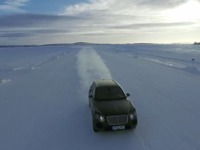 ベントレー初のSUV ベンテイガ、開発プロトタイプ車が雪上テスト 画像