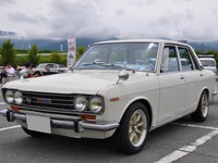 【石和温泉郷クラシックカーフェス15】ダットサン ブルーバード 1600SSS / サニー 1000スポーツ / バン1200DX ほか［写真蔵］ 画像