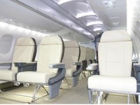 三菱航空機、パリエアショーで MRJ 実物キャビンモックアップを展示 画像