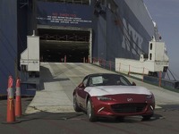 マツダ ロードスター 新型、米国に第一便が到着 画像