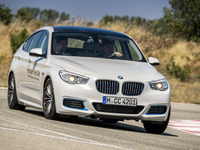 BMW、最新の燃料電池プロトタイプ車を初公開…トヨタと提携の成果 画像