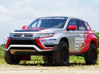 【三菱 ラリー復帰】200mmワイドのド迫力、アウトランダーPHEV バハ・ポルタグレ参戦車両［写真蔵］ 画像