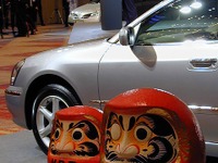 【新聞ウォッチ】手も足も出なかった……ダルマ抱いて復活宣言のゴーン社長 画像