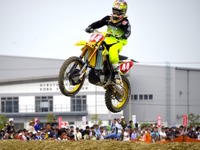 【全日本MX 第5戦】スズキが今季初勝利、小島庸平選手「スタートで勝利を確信」 画像