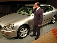 【新聞ウォッチ】ゴーン日産社長、「業界低迷はリーダーに責任」と怪気炎 画像