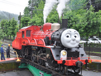 大井川鐡道の「トーマス」「ジェームス」、クリスマス期間も運転 画像