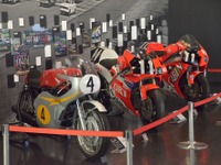 【鈴鹿8耐】レースだけじゃない！ 「レーシングシアター」には歴代優勝マシン展示 画像