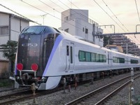 JR東日本の新型特急電車「E353系」量産先行車が完成…中央本線向け 画像