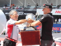 【鈴鹿8耐】まもなく開幕…MuSASHi RT HARC PRO、3連覇を誓いトロフィー返還 画像