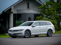 【VW パサート ヴァリアント 試乗】賢い買い物をしたいなら…鈴木ケンイチ 画像