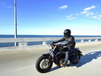 【ハーレー フォーティーエイト 試乗】ストリートで熱い視線を受けるカスタム…青木タカオ 画像