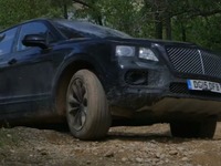 ベントレー のSUV ベンテイガ、オフロードテストの様子を公開 画像