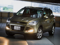 【フォード クーガ 試乗】日常の1.5Lと長距離の2.0L、日々の運転を飽きさせない…御堀直嗣 画像