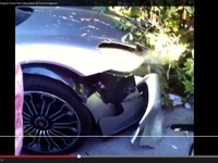 ポルシェ 918 スパイダー、発進直後に事故［動画］ 画像