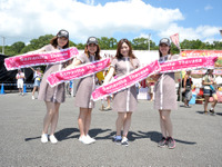 【SUPER GT 第4戦】Samantha ThavasaとARTA、コラボグッズを販売 画像