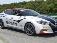 日産 マキシマ 新型、セーフティカーに起用…米国サーキット 画像