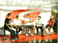 【SUPER GT】前夜祭でレクサスSC430が疾走…トークショーでは中嶋悟や可夢偉ら登場 画像