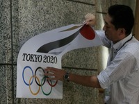 【新聞ウォッチ】パクリ疑惑の東京五輪エンブレム使用中止決定、翻弄されるスポンサー企業 画像
