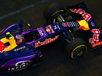 【F1 シンガポールGP】恒例のナイトレースが開幕…金曜フリー走行はクビアトがトップ 画像