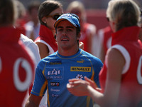 アロンソにテスト禁止の噂をルノーが否定 画像