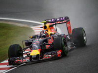 【F1日本GP】フリー走行2回目はクビアトがトップ、降り続く雨に各車走り込めず 画像