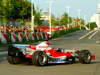 【トヨタF1】デモラン写真蔵…トゥルーリの華麗なドーナツターン 画像