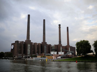 VW グループ、投資格付け見通しを引き下げ 画像