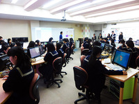 女子中高生プログラマーを育成…日本マイクロソフトが出張講座 画像