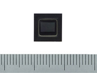 東芝、LEDフリッカーを抑制する車載向け2MピクセルCMOSイメージセンサを開発 画像