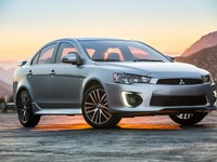 三菱 ランサー、米国で2016年型…表情一新 画像