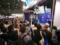 【CEATEC 15】オムロン、車載用小型センサーや進化版「卓球ロボット」初公開 画像
