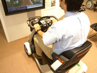 【福祉機器展06】電動カートにも公道シミュレーター…ホンダ 画像