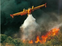 ボンバルディア、カナダ東部州政府に消防飛行艇2機を納入 画像