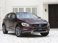 ボルボ V60 にクロスカントリー登場…SUVテイストの第2弾 画像
