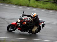 【ヤマハ MT-03 動画試乗】排気量320ccの余裕と速さ、走り追求するベテランにも…佐川健太郎 画像