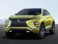 【東京モーターショー15】三菱 eX コンセプト 世界初公開…次世代EVシステム採用の小型SUV 画像