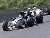 【Fニッポン第4戦 決勝】「本山と勝負をして勝ちたかった」服部尚貴が3勝目 画像