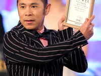 岡村隆史、今田耕司…独身こじらせ芸人が求める「歩行ロボット」 画像