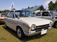 【みさと公園クラシックカーフェス15】縦置きボクサー＆前輪駆動のルーツ、スバル1000［写真蔵］ 画像