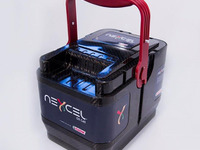 カストロール、90秒でオイル交換を可能とする新技術を開発 画像