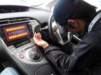 【ITS世界会議15】世界で一台 4WS仕様の自動運転 プリウス…アイシンが体験試乗 画像