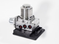 ZF TRW、統合ブレーキコントロールシステムの量産契約を締結…2018年から量産 画像