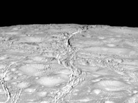 NASA土星探査機、衛星エンケラドス北極の高解像度画像を撮影 画像