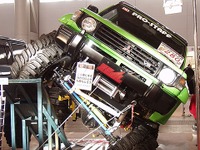 リフトアップするならミラーを付けろ!! 国土交通省が法改正 画像