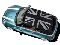 【東京モーターショー15】MINI コンバーチブル 新型に「MINI Yours」…ソフトトップに英国国旗 画像