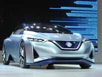【東京モーターショー15】日産ゴーン社長「人的ミスを補い楽しいドライビング」…IDS コンセプト 画像