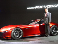 【東京モーターショー 15】マツダ RX-VISION、小飼社長「将来の夢を形にした」 画像