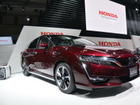 【東京モーターショー 15】ホンダ新型FCV開発責任者「システムの小型化目指す」 画像